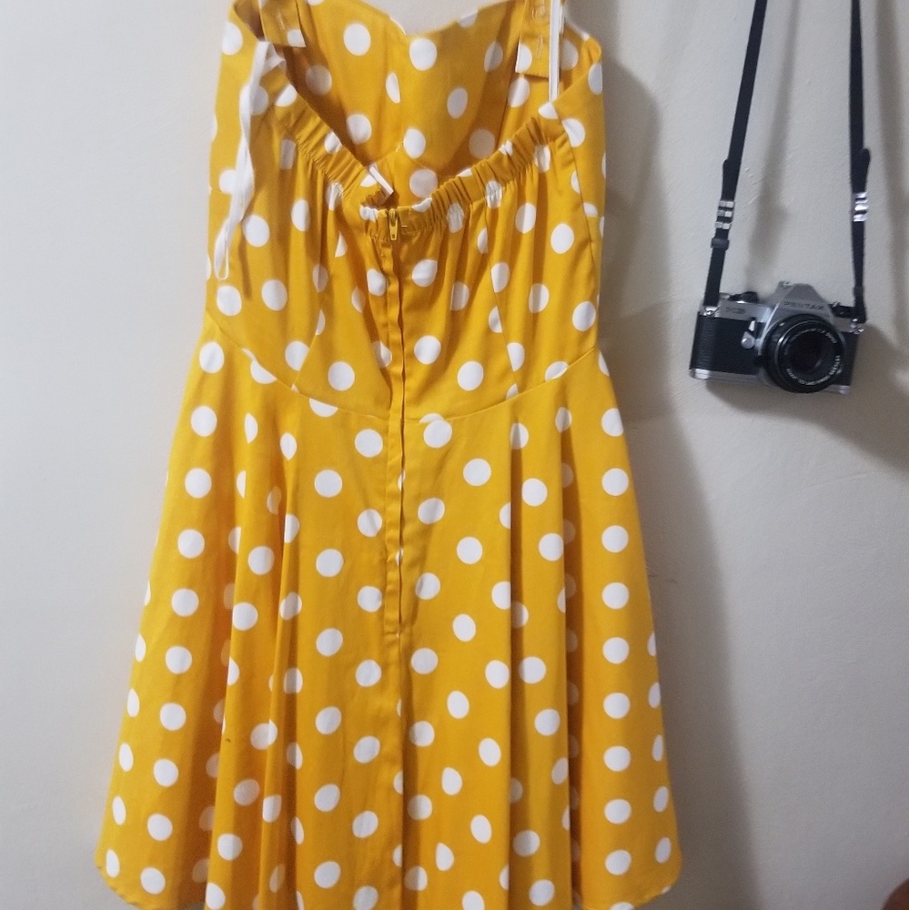 Dress - Picture 2 of 3
